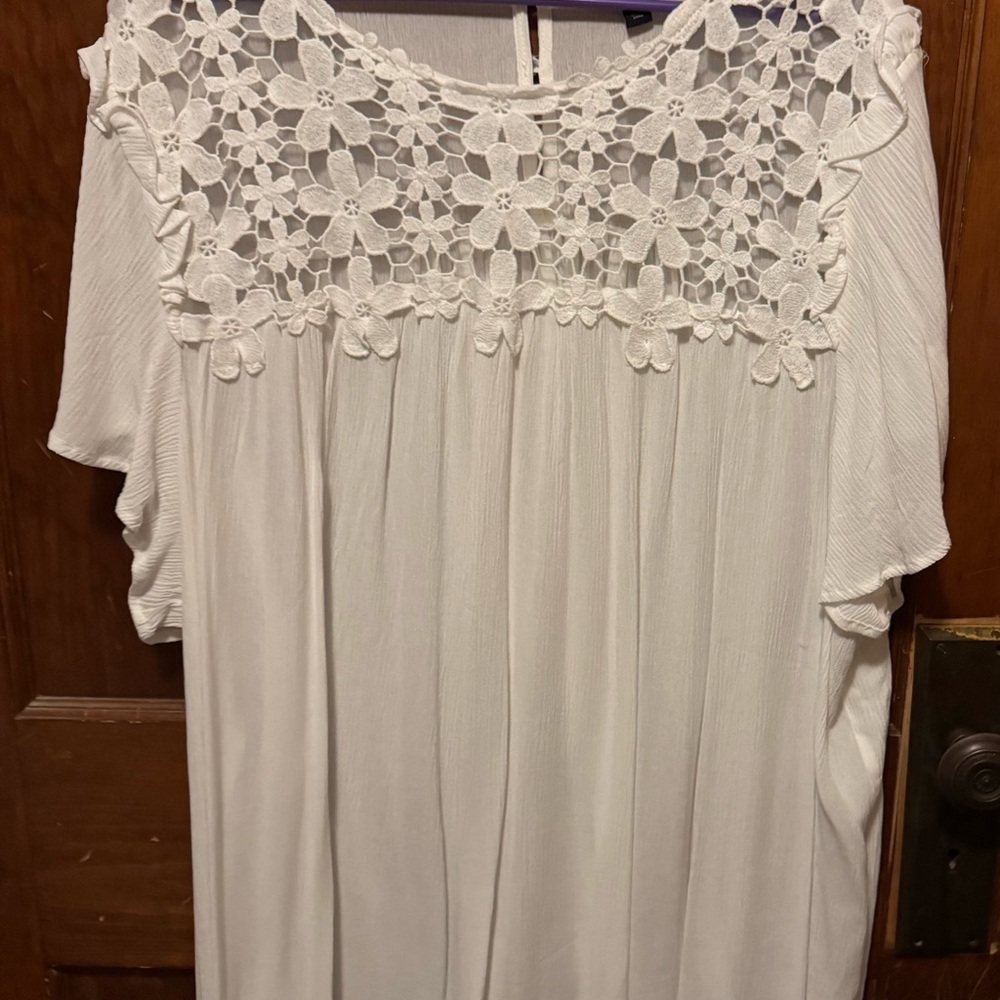 Elegant White Lace Women's Top
